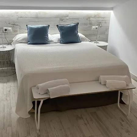 Playa Sin Aglomeraciones, Tarifas Especiales Cerca De Puerto Banus *