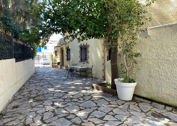 Playa Sin Aglomeraciones, Tarifas Especiales Cerca De Puerto Banus *