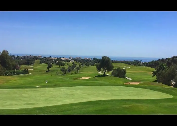 Playa Sin Aglomeraciones, Tarifas Especiales Cerca De Puerto Banus