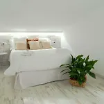 Playa Sin Aglomeraciones, Tarifas Especiales Cerca De Puerto Banus