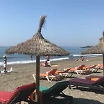 Playa Sin Aglomeraciones, Tarifas Especiales Cerca De Puerto Banus *