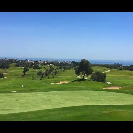 Playa Sin Aglomeraciones, Tarifas Especiales Cerca De Puerto Banus