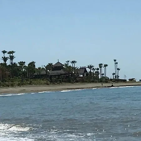 Playa Sin Aglomeraciones, Tarifas Especiales Cerca De Puerto Banús *