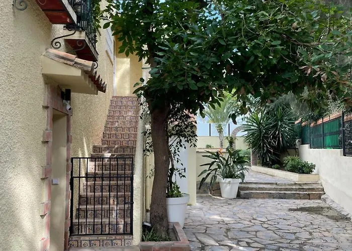 Playa Sin Aglomeraciones, Tarifas Especiales Cerca De Puerto Banus エステポナ