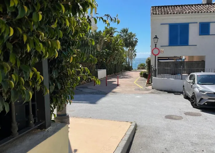 Playa Sin Aglomeraciones, Tarifas Especiales Cerca De Puerto Banús