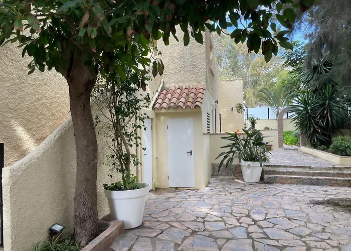 Playa Sin Aglomeraciones, Tarifas Especiales Cerca De Puerto Banús Apartamento *