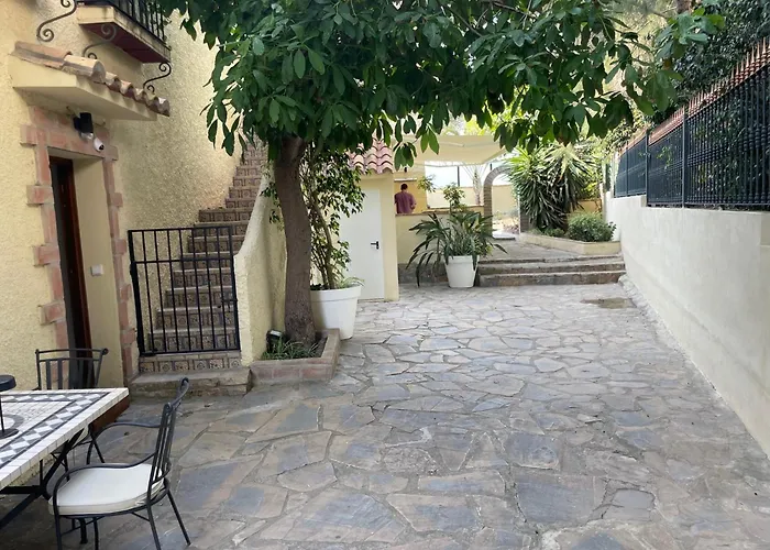 Playa Sin Aglomeraciones, Tarifas Especiales Cerca De Puerto Banus Estepona