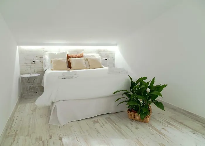 Playa Sin Aglomeraciones, Tarifas Especiales Cerca De Puerto Banús