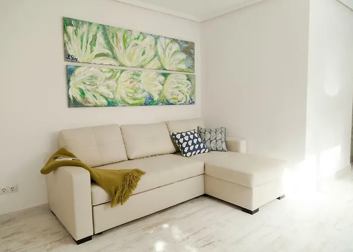 Playa Sin Aglomeraciones, Tarifas Especiales Cerca De Puerto Banus *