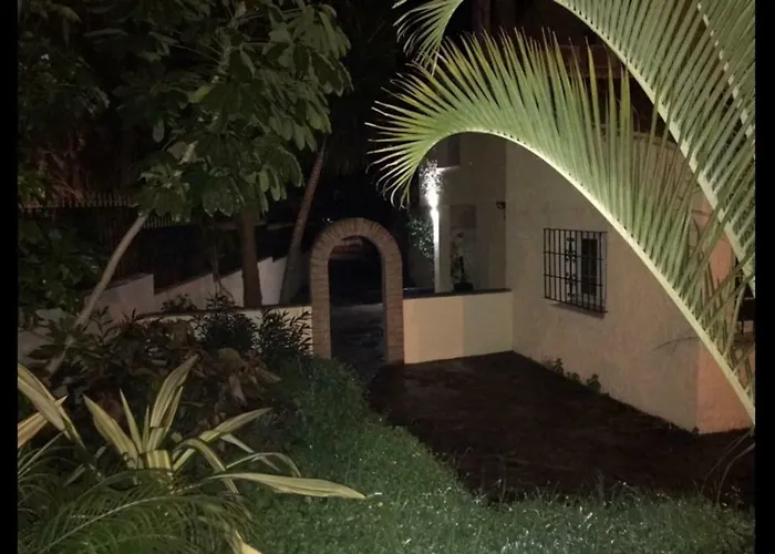 Playa Sin Aglomeraciones, Tarifas Especiales Cerca De Puerto Banús Apartamento