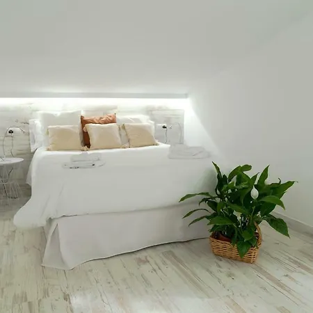 Playa Sin Aglomeraciones, Tarifas Especiales Cerca De Puerto Banus